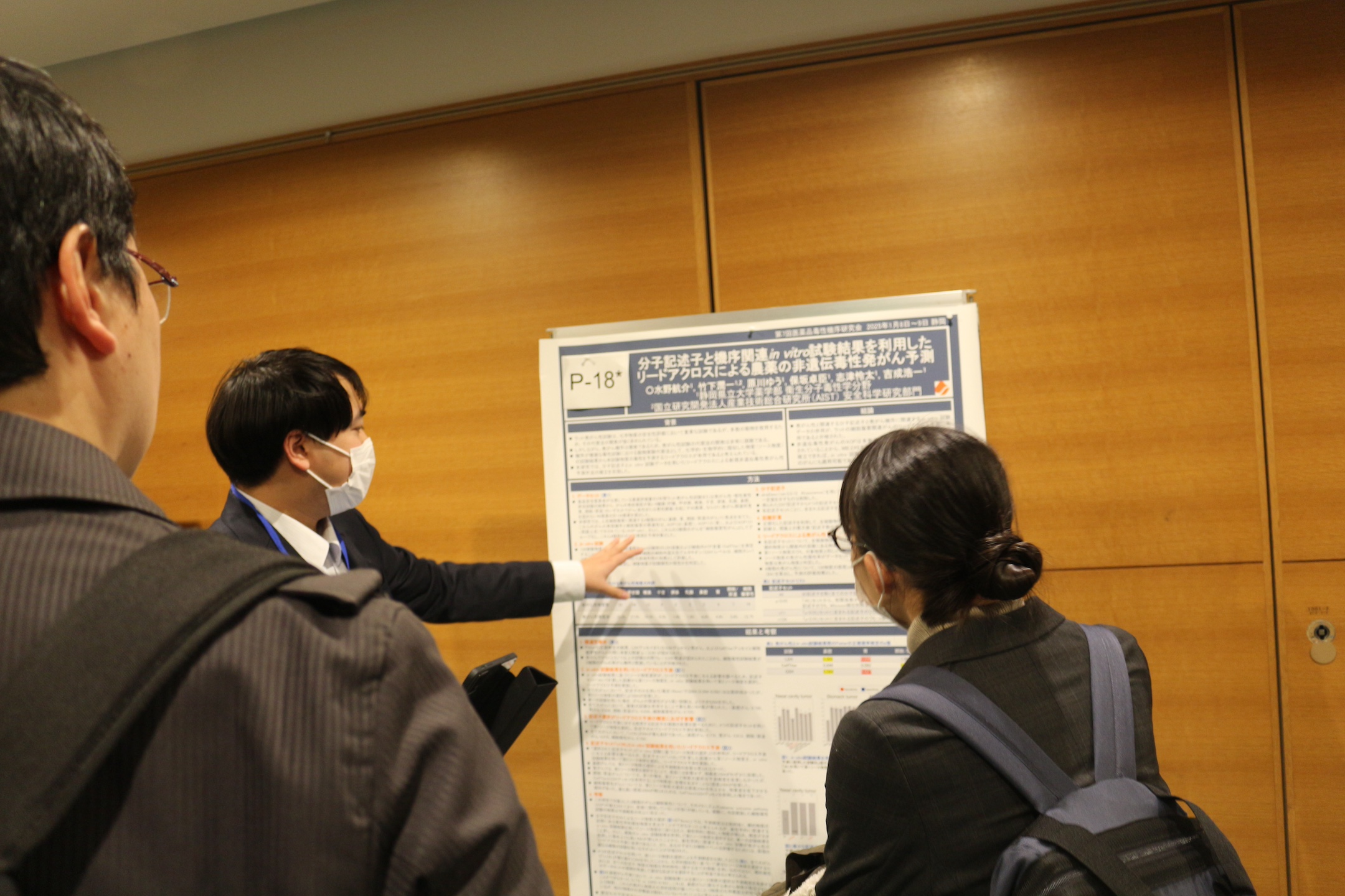 �@��������1